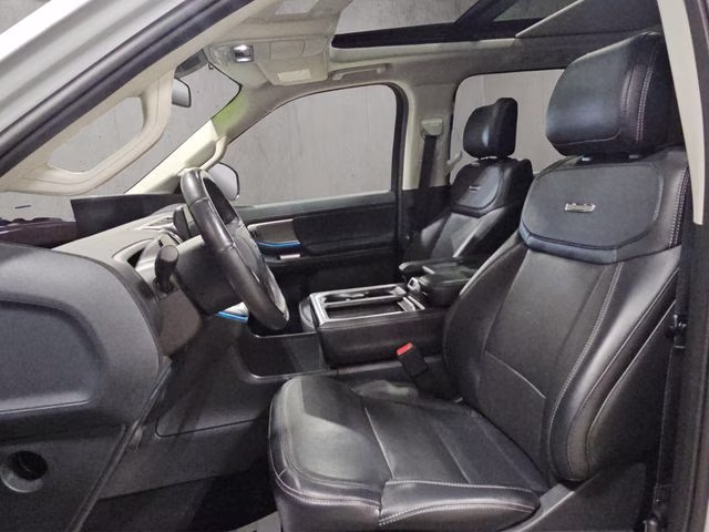 2025 Space Silver Metallic Ford Expedition Platinum 4X4 SUV