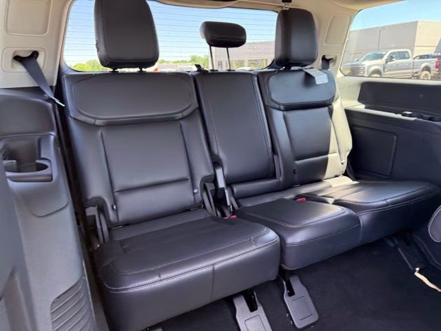2025 Space Silver Metallic Ford Expedition Platinum 4X4 SUV