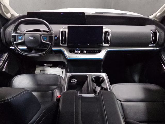 2025 Space Silver Metallic Ford Expedition Platinum 4X4 SUV