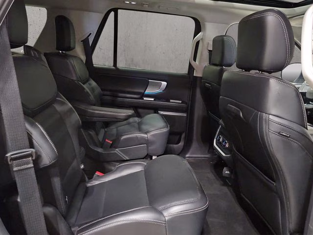 2025 Space Silver Metallic Ford Expedition Platinum 4X4 SUV