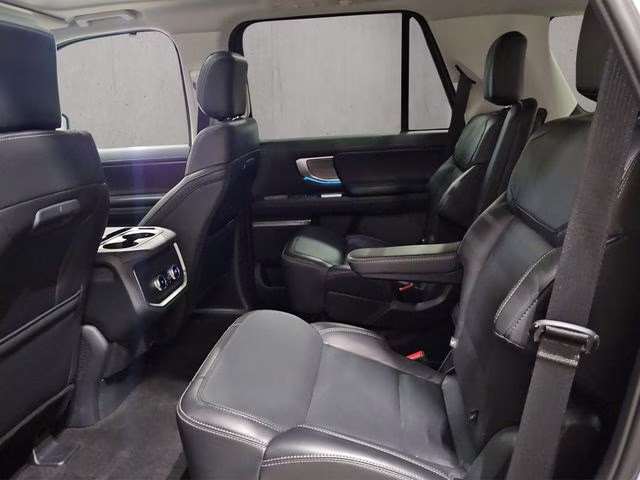 2025 Space Silver Metallic Ford Expedition Platinum 4X4 SUV