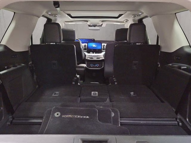 2025 Space Silver Metallic Ford Expedition Platinum 4X4 SUV
