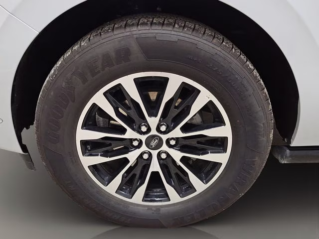 2025 Space Silver Metallic Ford Expedition Platinum 4X4 SUV