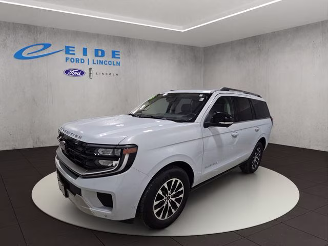 2025 Space Silver Metallic Ford Expedition Platinum 4X4 SUV