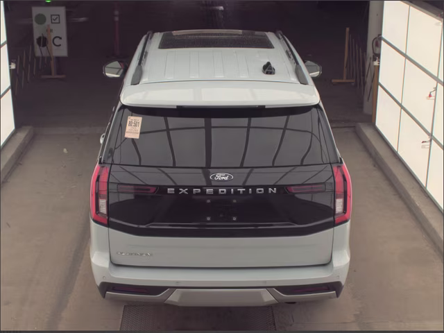 2025 Space Silver Metallic Ford Expedition Platinum 4X4 SUV