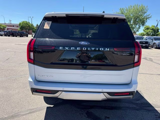 2025 Space Silver Metallic Ford Expedition Platinum 4X4 SUV