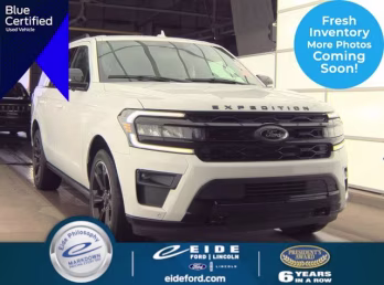 2022 Oxford White Ford Expedition Limited 4X4 SUV