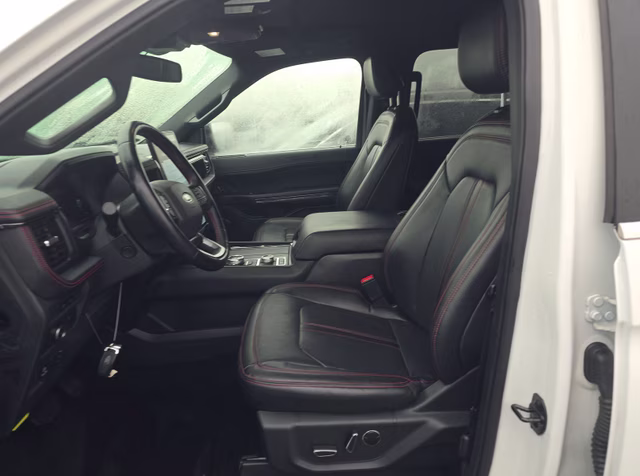 2022 Oxford White Ford Expedition Limited 4X4 SUV