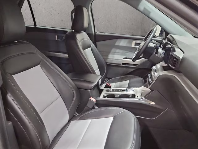 2023 Agate Black Metallic Ford Explorer XLT 4X4 SUV