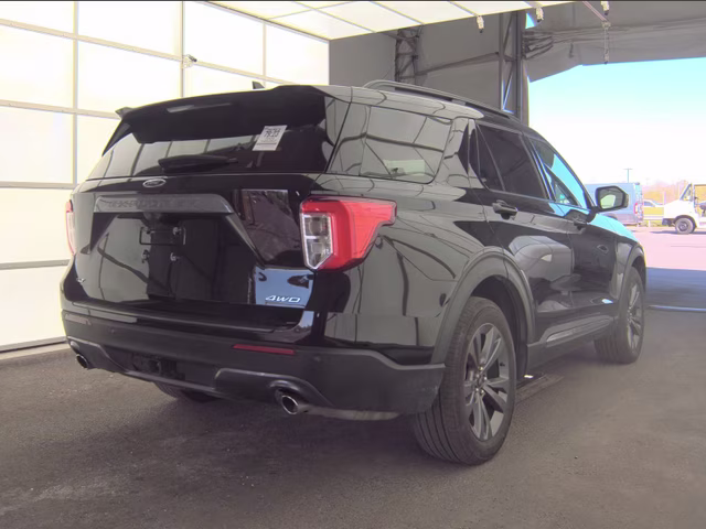 2023 Agate Black Metallic Ford Explorer XLT 4X4 SUV