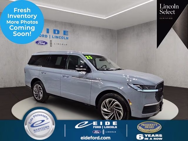 2025 Lincoln Navigator Reserve 4WD's photo