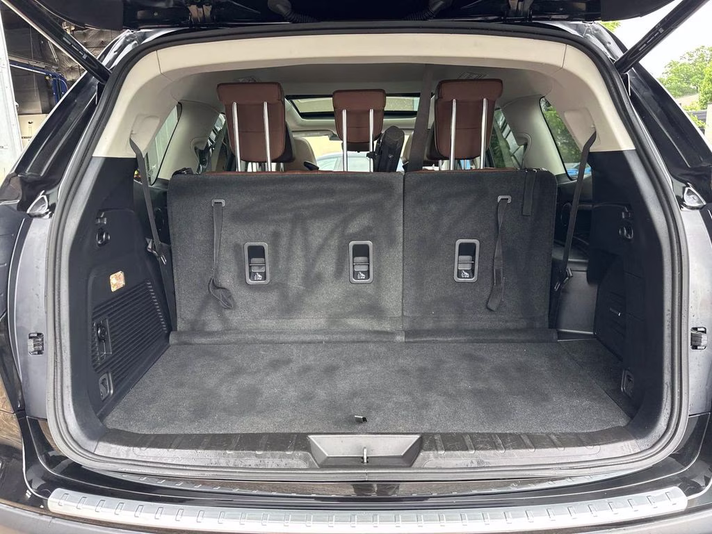 2024 Crystal Black Silica Subaru Ascent Touring AWD SUV