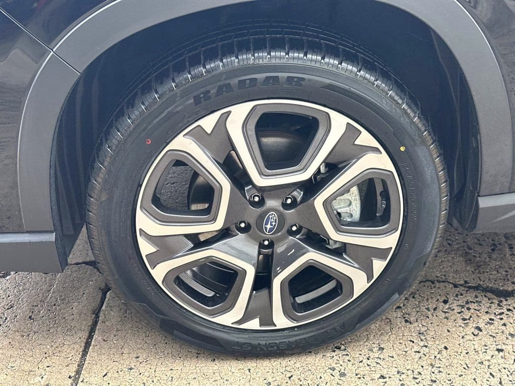 2024 Crystal Black Silica Subaru Ascent Touring AWD SUV