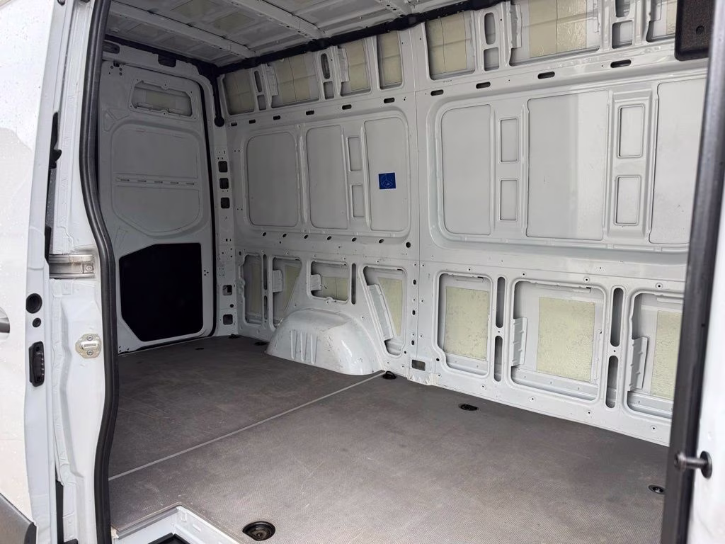 2025 Arctic White Mercedes-Benz Sprinter 2500 Cargo 144 WB RWD Van
