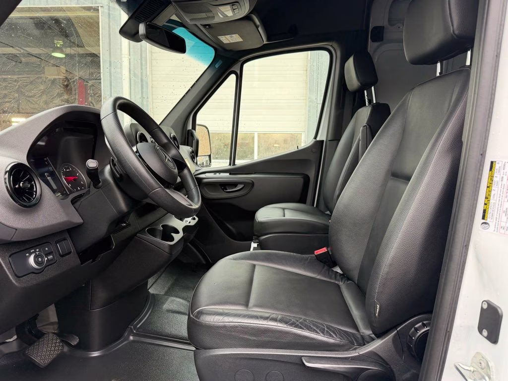 2025 Arctic White Mercedes-Benz Sprinter 2500 Cargo 144 WB RWD Van