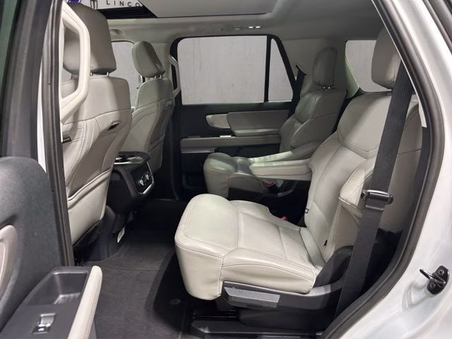 2025 Space Silver Metallic Ford Expedition Active 4X4 SUV