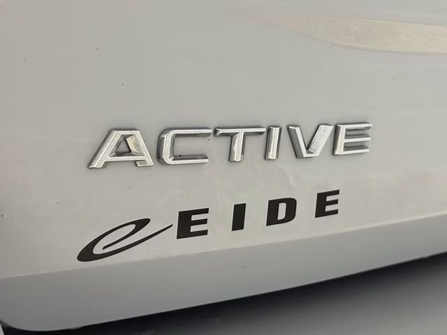 2025 Space Silver Metallic Ford Expedition Active 4X4 SUV