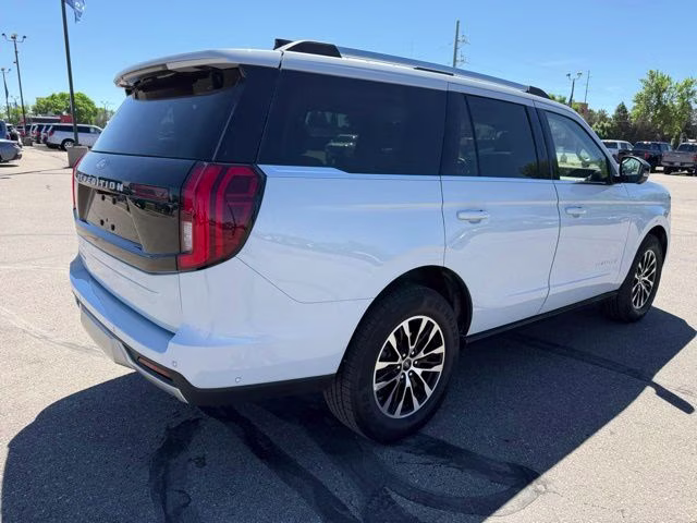 2025 Space Silver Metallic Ford Expedition Platinum 4X4 SUV