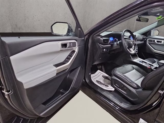 2023 Agate Black Metallic Ford Explorer XLT 4X4 SUV