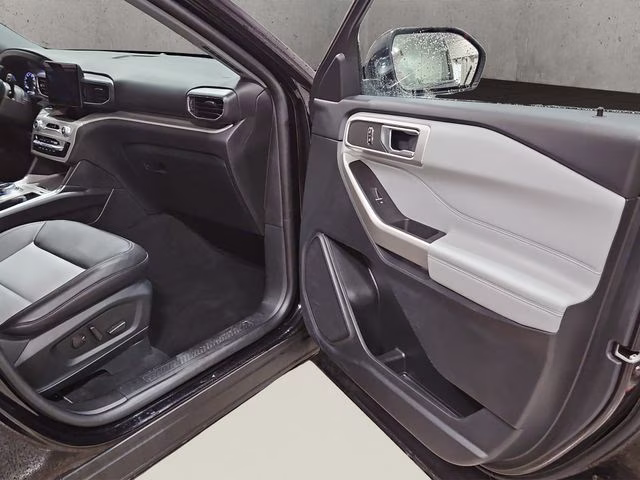 2023 Agate Black Metallic Ford Explorer XLT 4X4 SUV