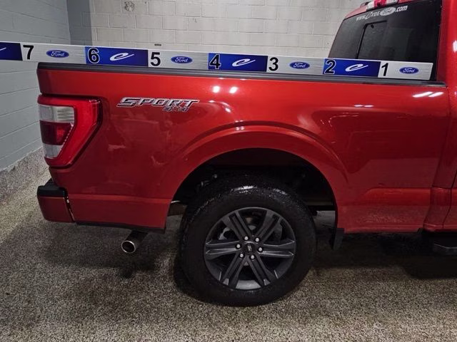 2023 Hot Pepper Red Metallic Tinted Clearcoat Ford F-150 Lariat 4X4 Truck