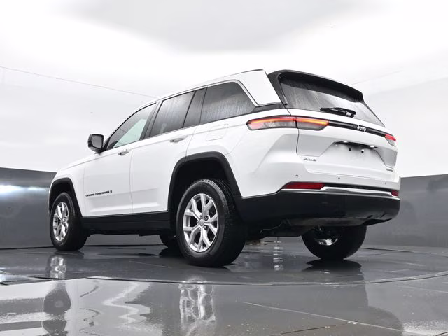2022 Bright White Clearcoat Jeep Grand Cherokee Limited 4X4 SUV