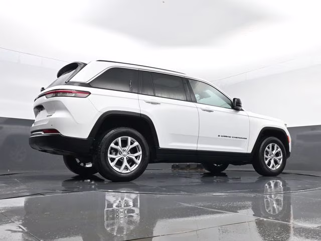 2022 Bright White Clearcoat Jeep Grand Cherokee Limited 4X4 SUV