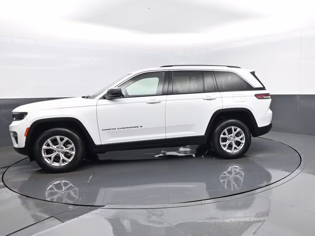 2022 Bright White Clearcoat Jeep Grand Cherokee Limited 4X4 SUV