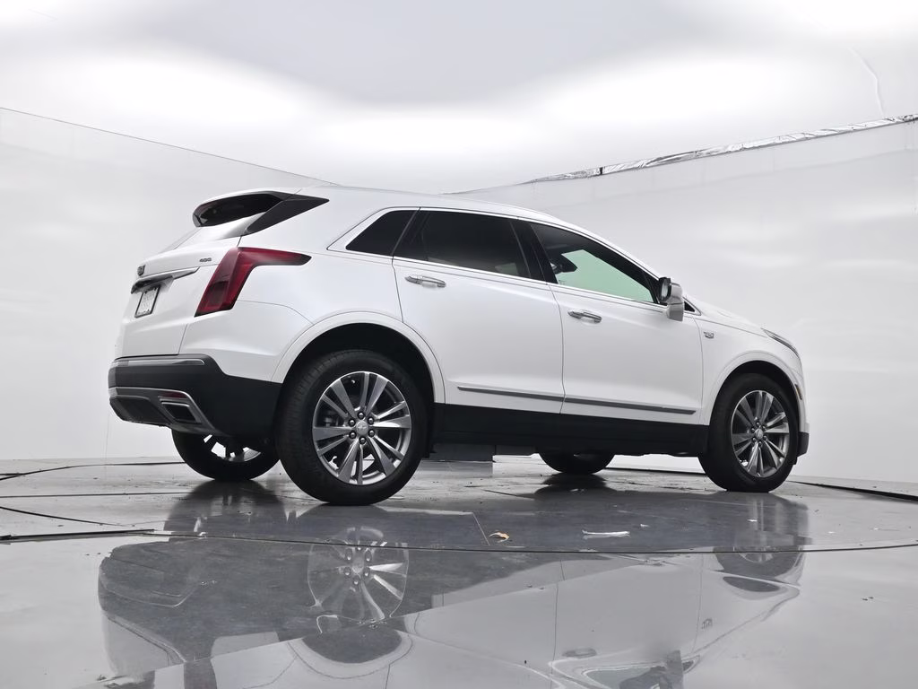 2024 Crystal White Tricoat Cadillac XT5 Premium Luxury AWD SUV