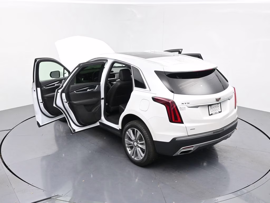 2024 Crystal White Tricoat Cadillac XT5 Premium Luxury AWD SUV