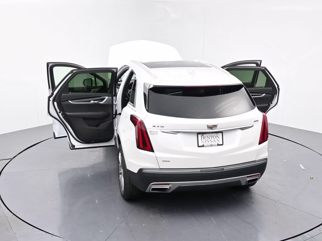 2024 Crystal White Tricoat Cadillac XT5 Premium Luxury AWD SUV