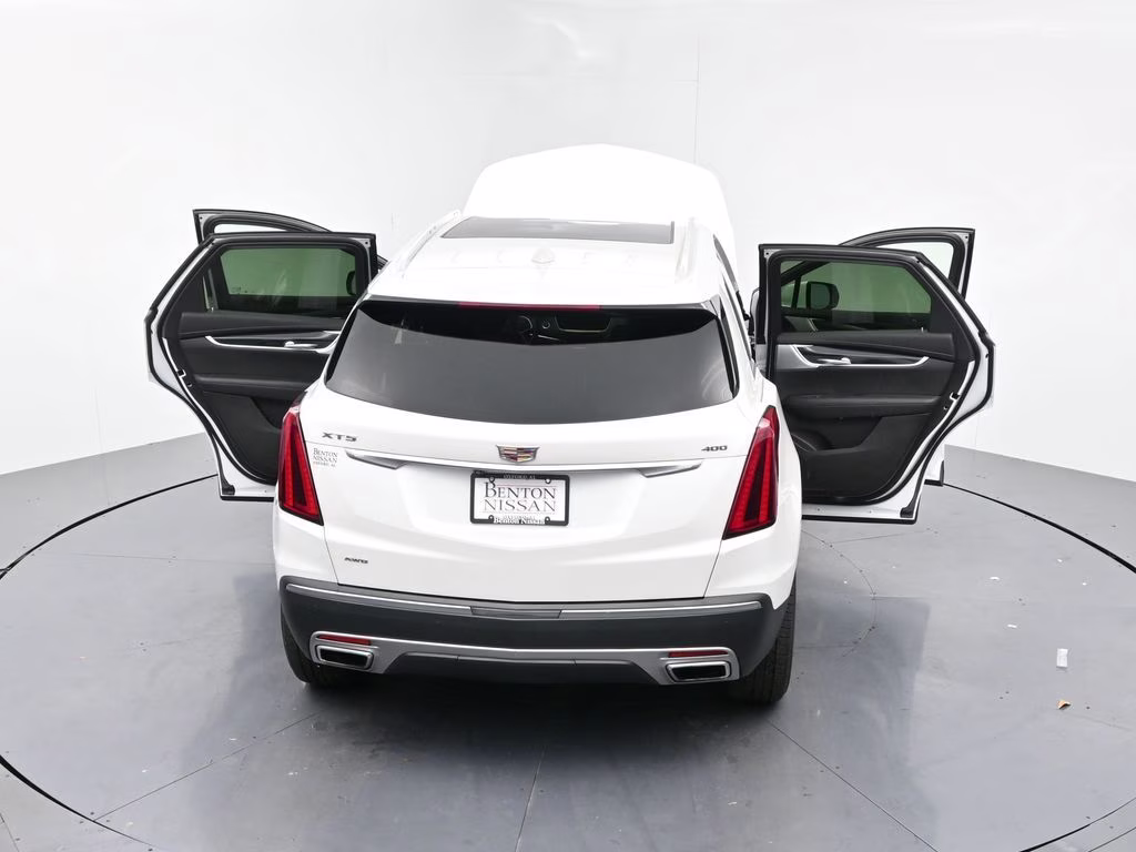 2024 Crystal White Tricoat Cadillac XT5 Premium Luxury AWD SUV