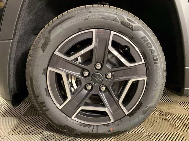 2026 Diamond Black Crystal Pearlcoat Jeep Cherokee Limited 4X4 SUV