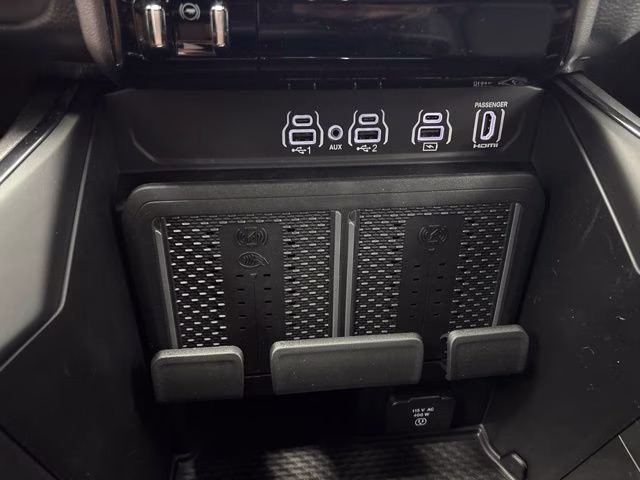 2026 Diamond Black Crystal Pearlcoat Ram 1500 Laramie 4X4 Truck