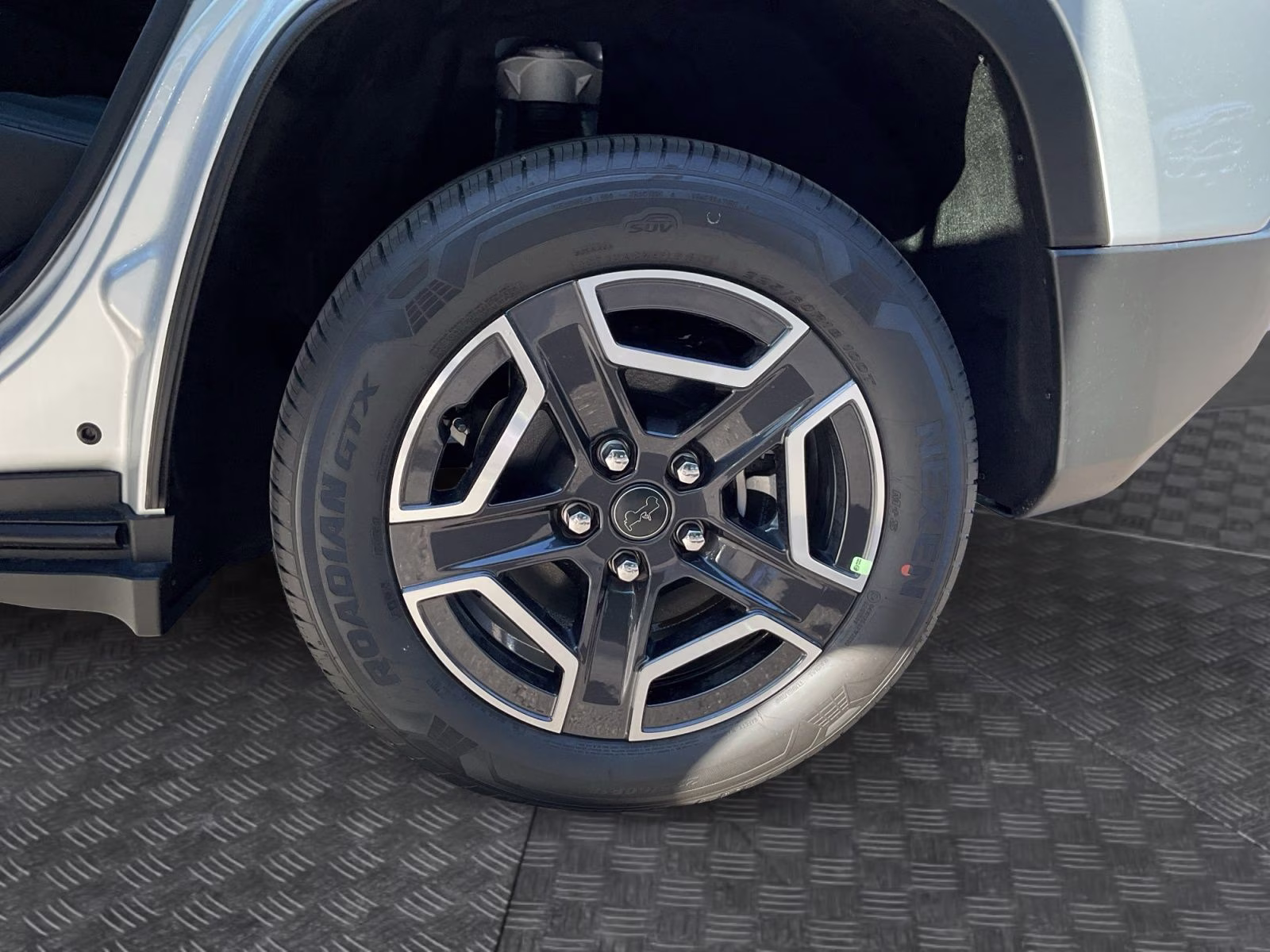 2026 Silver Zynith Clearcoat Jeep Cherokee Limited 4X4 SUV