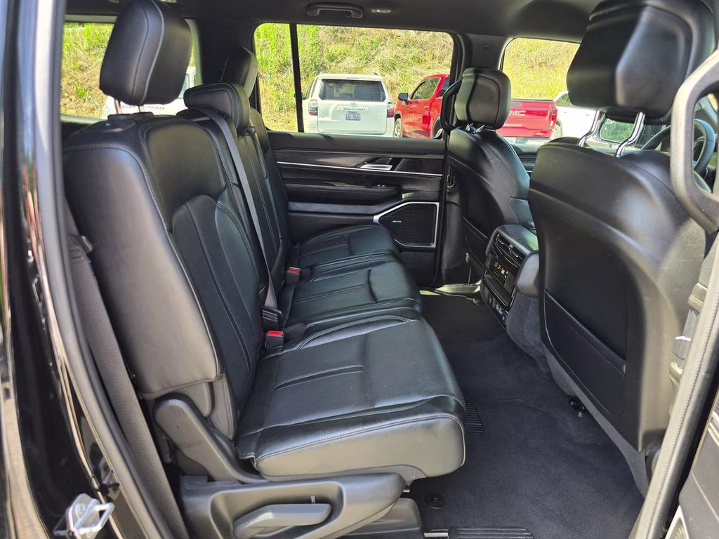 2024 Diamond Black Crystal Pearlcoat Jeep Wagoneer Series II 4X4 SUV