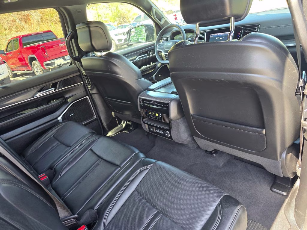 2024 Diamond Black Crystal Pearlcoat Jeep Wagoneer Series II 4X4 SUV