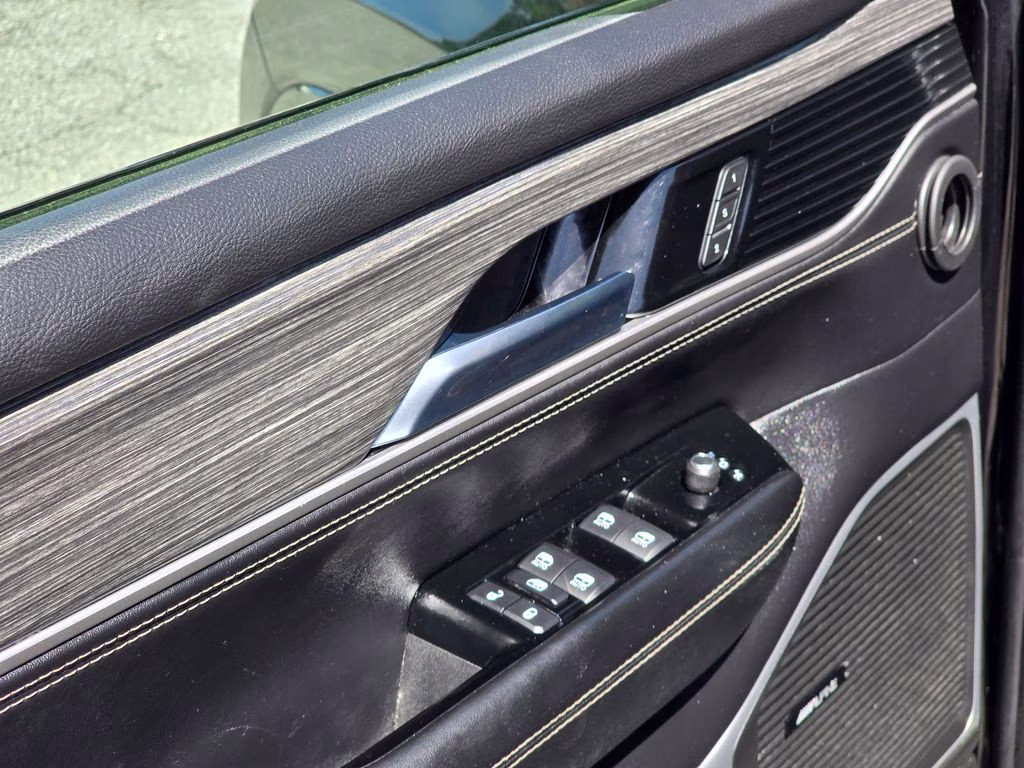 2024 Diamond Black Crystal Pearlcoat Jeep Wagoneer Series II 4X4 SUV