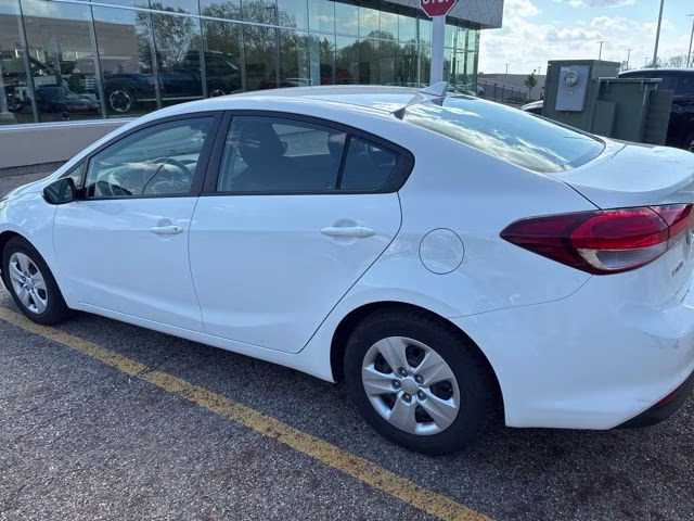 2018 White Kia Forte LX FWD Sedan