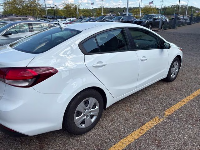 2018 White Kia Forte LX FWD Sedan