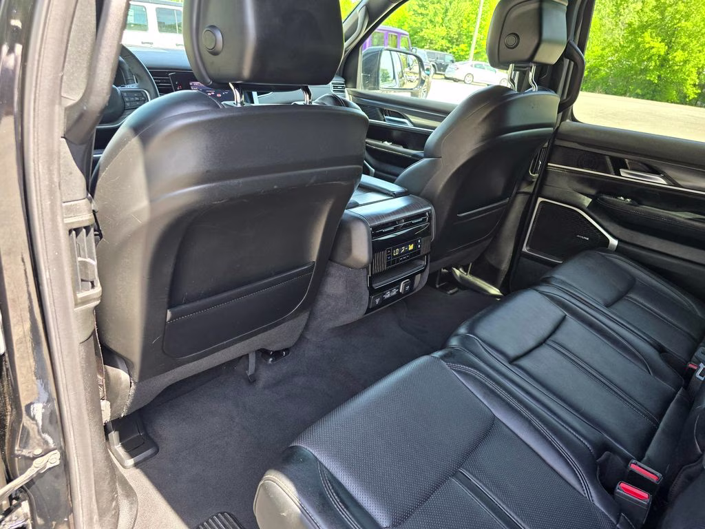 2024 Diamond Black Crystal Pearlcoat Jeep Wagoneer Series II 4X4 SUV