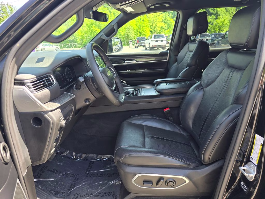 2024 Diamond Black Crystal Pearlcoat Jeep Wagoneer Series II 4X4 SUV