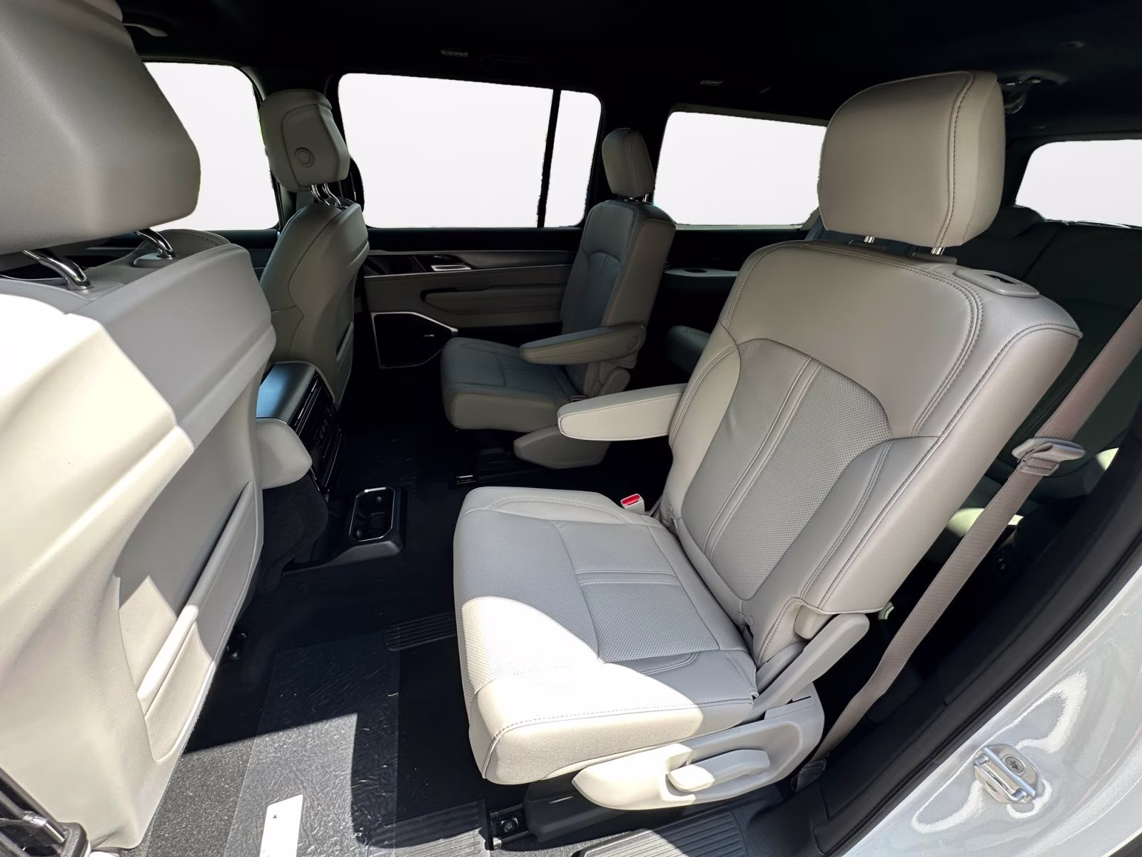 2026 Bright White Clearcoat Jeep Grand Wagoneer L 4X4 SUV