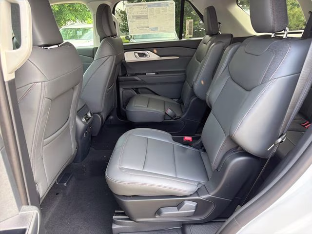 2026 Star White Metallic Tri-Coat Ford Explorer Active 4X4 SUV