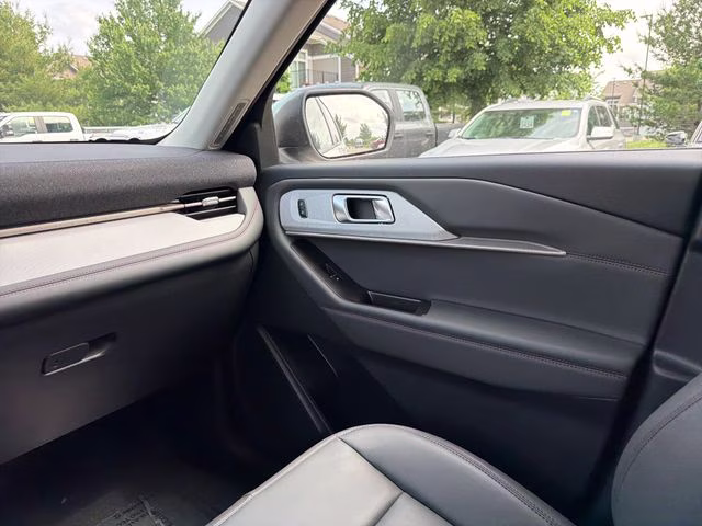 2026 Star White Metallic Tri-Coat Ford Explorer Active 4X4 SUV