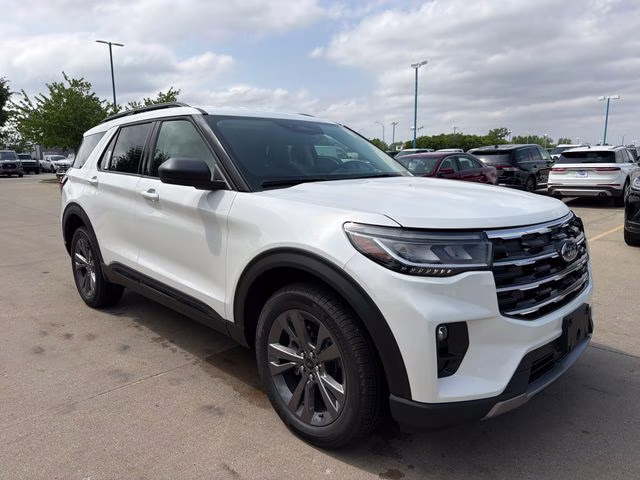 2026 Star White Metallic Tri-Coat Ford Explorer Active 4X4 SUV