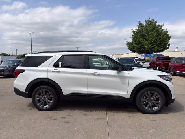 2026 Star White Metallic Tri-Coat Ford Explorer Active 4X4 SUV