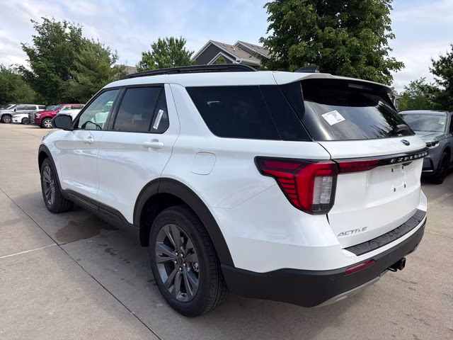 2026 Star White Metallic Tri-Coat Ford Explorer Active 4X4 SUV