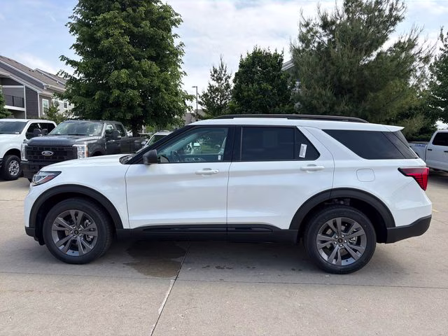 2026 Star White Metallic Tri-Coat Ford Explorer Active 4X4 SUV