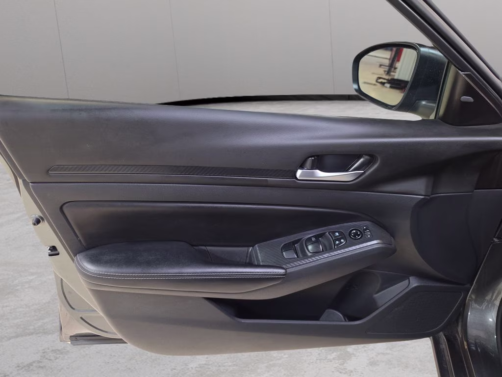 2025 Gun Metallic Nissan Altima 2.5 SV FWD Sedan